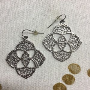 KENDRA SCOTT SILVER LOGO EARRINGS